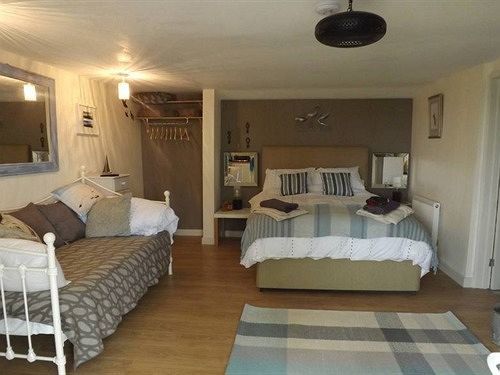 The Swallows Guest House Нью-Кі Екстер'єр фото
